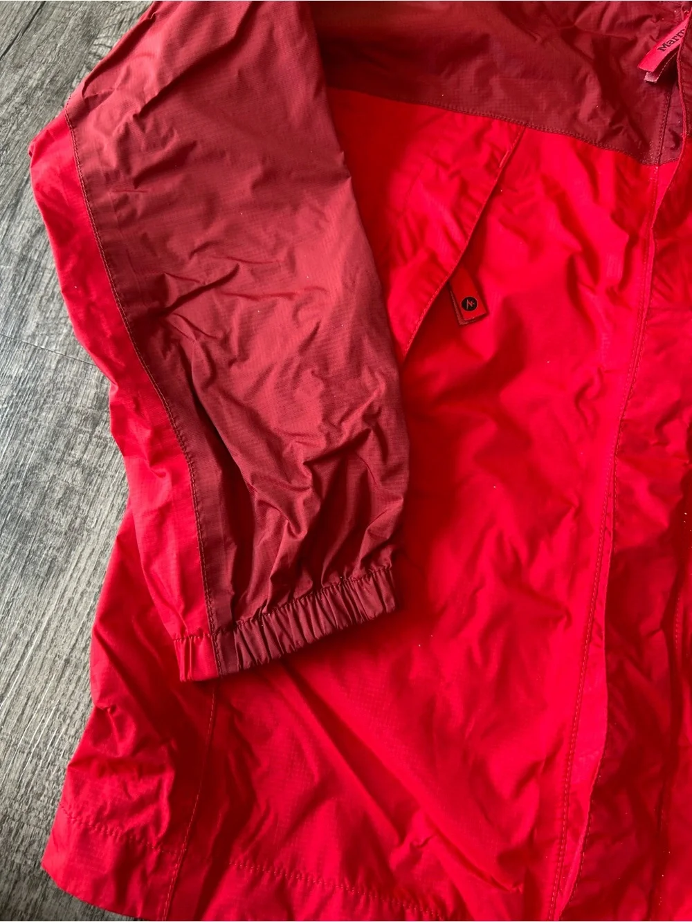 Marmot Boys Red Hooded Rain Jacket Size Medium